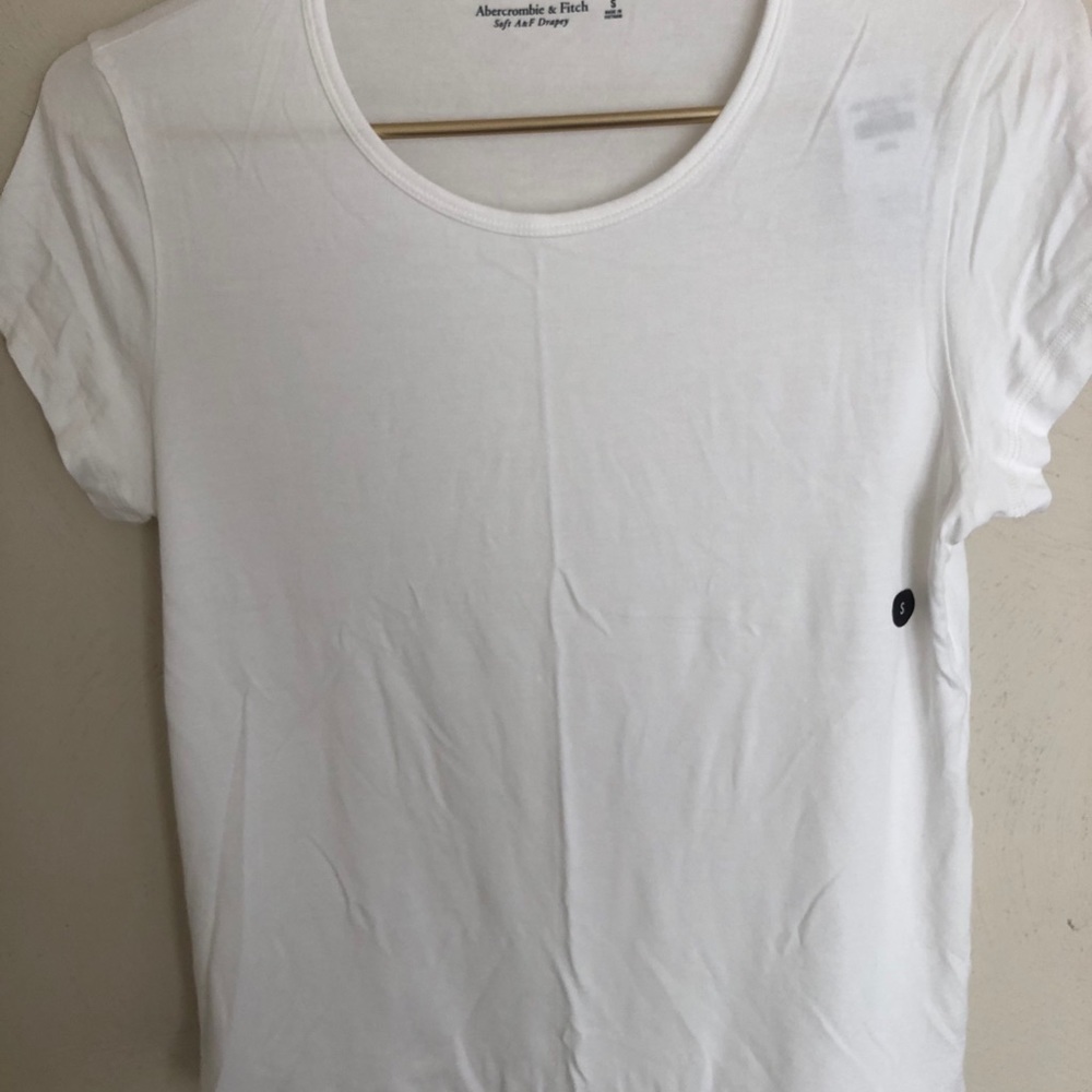 New with tags Abercrombie tee